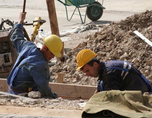 Criza din ţară îi readuce pe români în Italia 98865