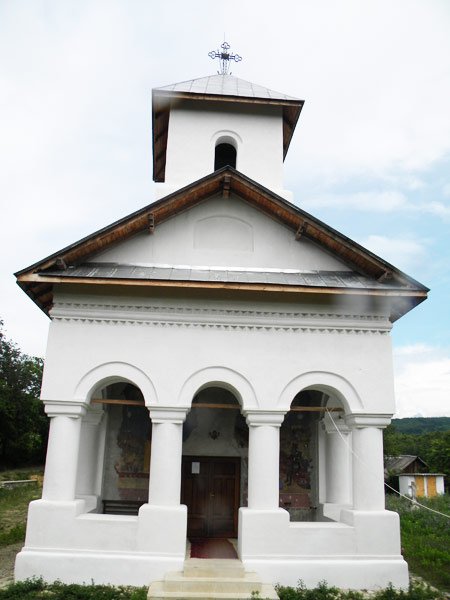 Monument istoric reconsolidat şi înfrumuseţat 98888