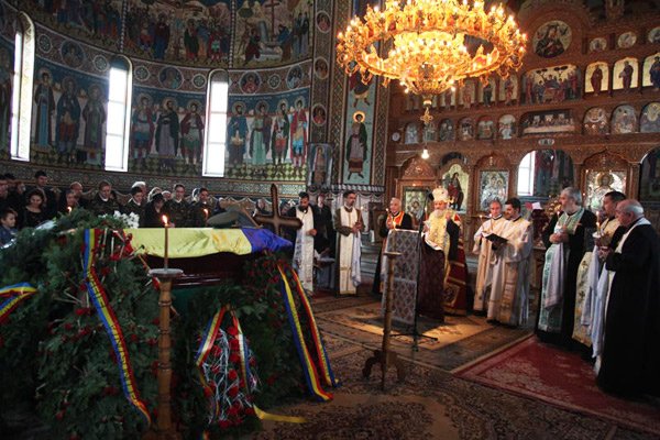 Militarul braşovean ucis în Afganistan a fost înmormântat 98898