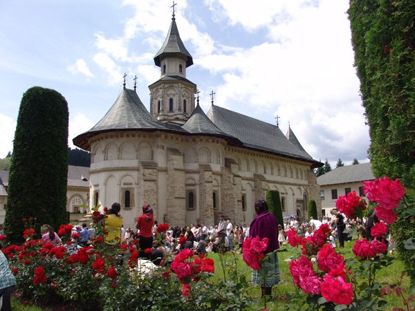 Sfântul Voievod Ştefan cel Mare, sărbătorit în bisericile moldave pe care le ocroteşte 98922