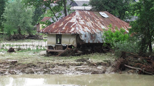 Apel la rugăciune şi solidaritate creştină 98945