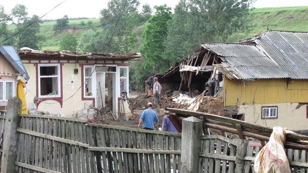 Biserica în ajutorul sinistraţilor 98943