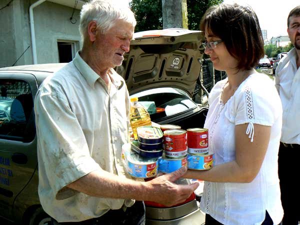 56 de familii ajutate 98995