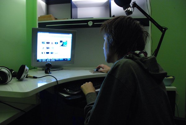 Pericolele internetului, în atenţia copiilor 99078