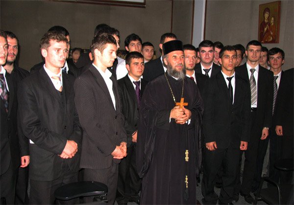 Binecuvântare arhierească pentru teologii gălăţeni 99105