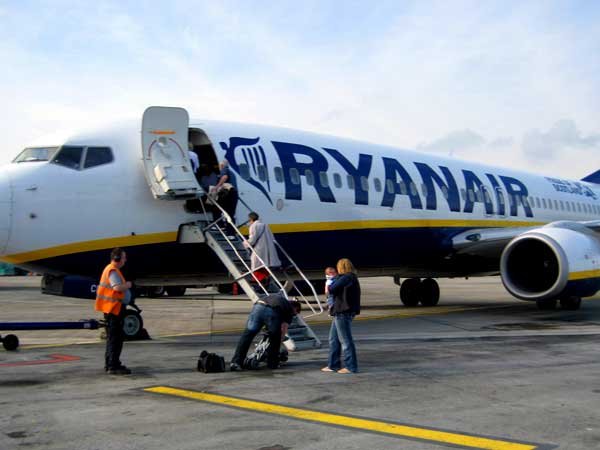 Pasagerii au dreptul la rambursarea costului biletului 99129