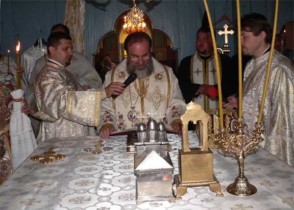 Resfinţirea ctitoriei familiei Cozadini din Climeşti 99118