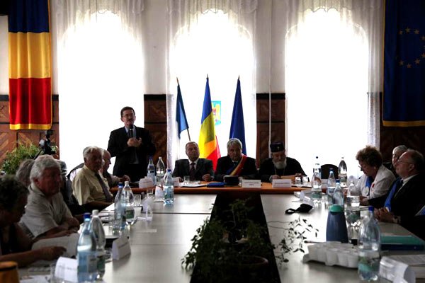 Simpozion româno - francez la Sălişte 99148