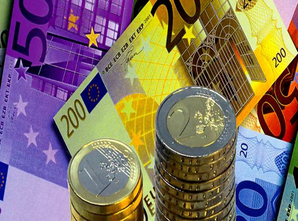 Două miliarde de lei pentru proiecte educaţionale 99158