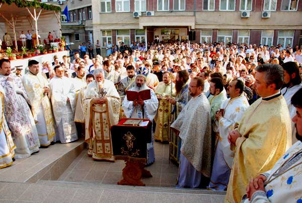 „Dumnezeu a îmbogăţit Mitropolia Moldovei şi Bucovinei cu o nouă biserică“ 99193
