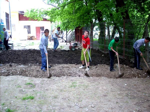 „Un colţ de rai la Seminarul Teologic“ 99241