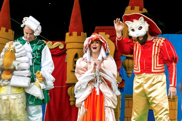 O stagiune estivală mai săracă în piese de teatru 99271