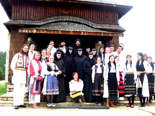 Peste 200 de tineri la tabăra de la Oaşa 99336