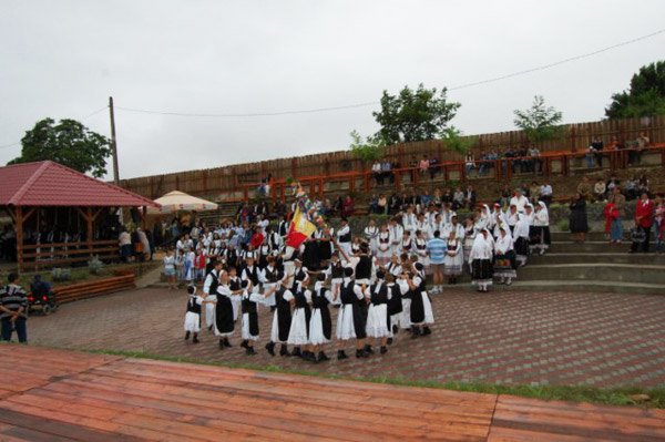 Români de pretutindeni, împreună la Covăsânţ 99335