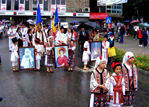 Manifestări artistice la „Bisericuţa lui Horea“ 99346