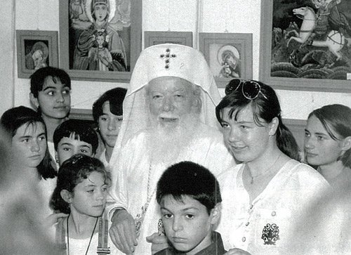 Slujbe de pomenire pentru doi patriarhi 99358