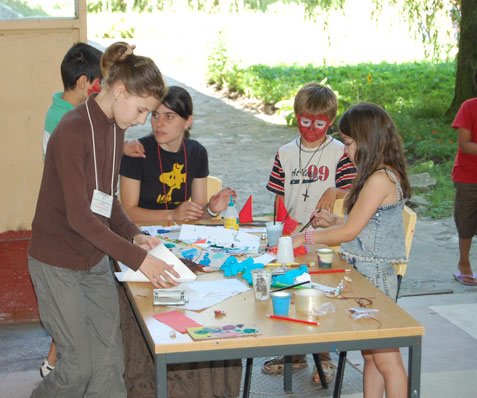 Tabără de tradiţie şi spiritualitate ortodoxă la Seminarul „Veniamin Costachi“ 99437