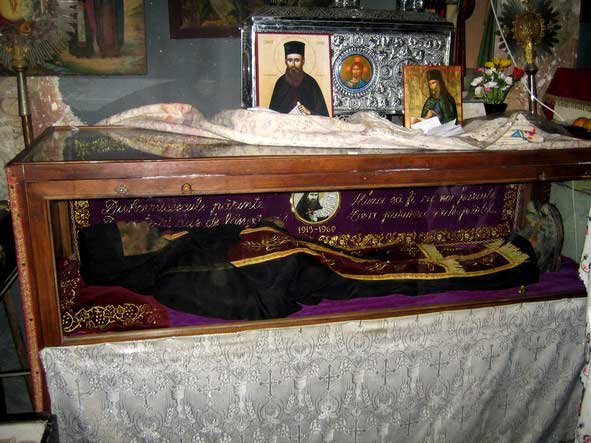 Răspunsuri duhovniceşti: Sfântul Ioan Iacob, un model de viaţă creştină 99460