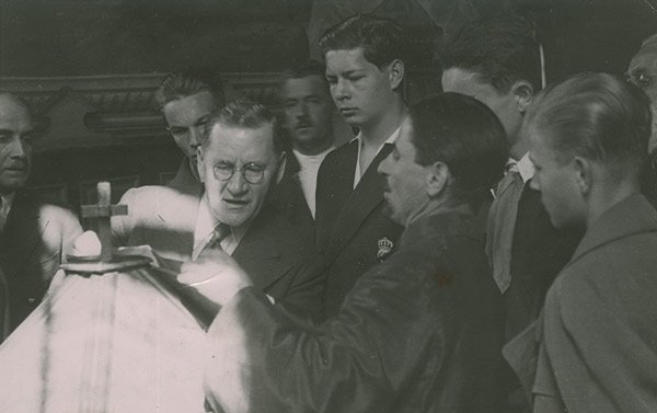 Şcoala principelui Mihai şi Biserica 99465