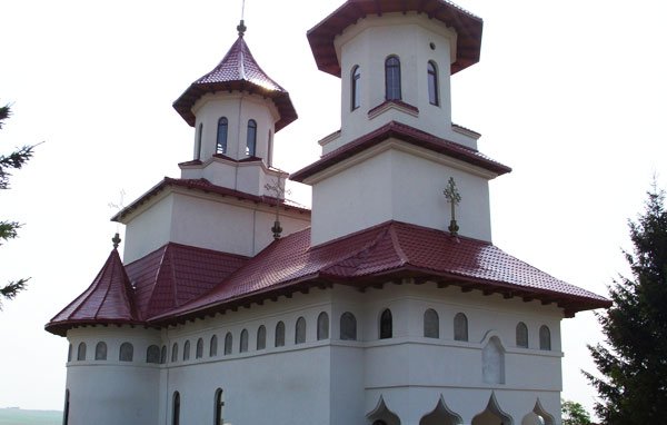 Târnosirea noii biserici din parohia Forăşti 99454