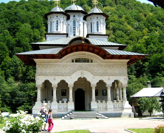 Bucuria Schimbării la Faţă în biserici 99479