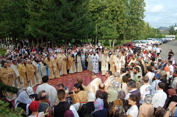 Slujbă arhierească la seminarul nemţean 99481