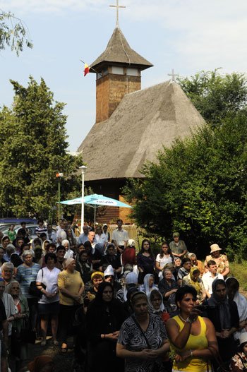 „Numa’ atâta-i vara, vară până-i patu’ mândrii-afară” 99498