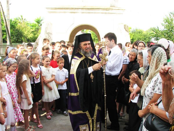 Copii şi tineri în căutarea lui Hristos 99561