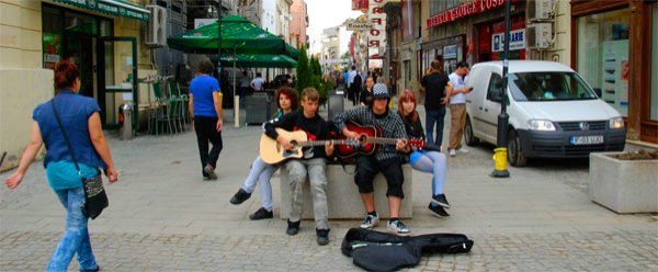 Lipscani, strada cu prinţi şi cerşetori 99557