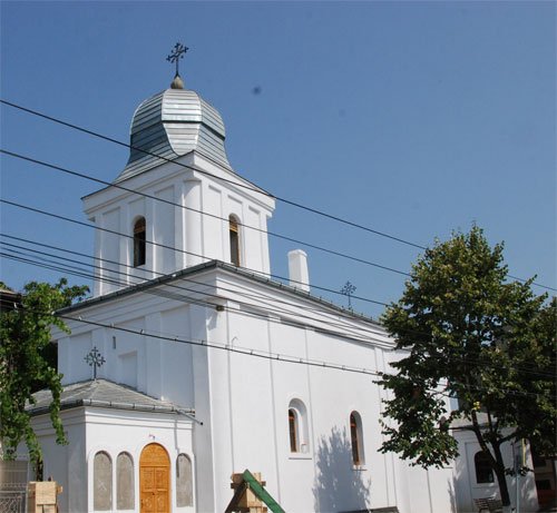 Praznicul Adormirii Maicii Domnului la două biserici ieşene 99633