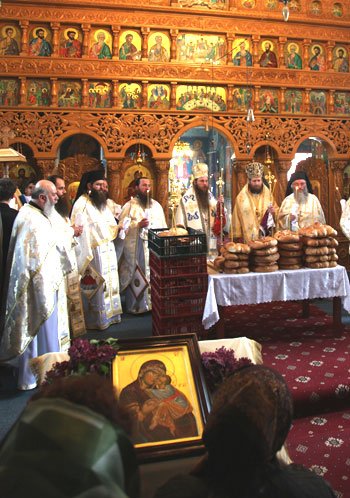 Slujiri arhiereşti la Adormirea Maicii Domnului 99629