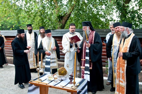 Cabinetul medical şi arhondaricul Mănăstirii Putna au fost sfinţite 99668