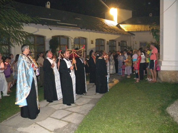 Maica Domnului, prohodită în lavra Sfântului Nicodim 99681