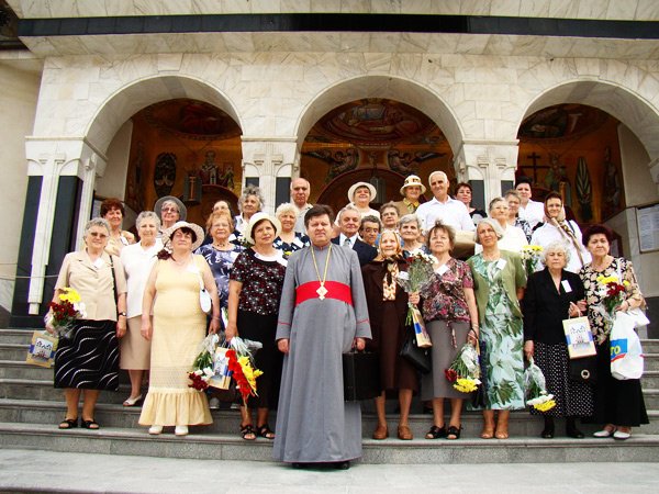 Parohia Valea Cetăţii a sărbătorit 22 de vârstnici 99733