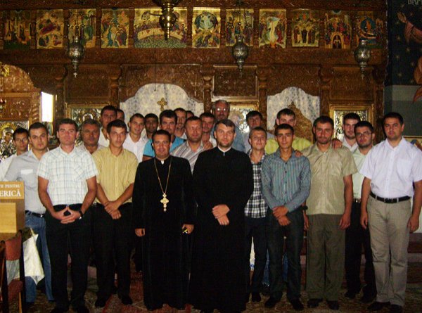 Întâlnire între cântăreţii bisericeşti din Protopopiatul Târgu Jiu Sud 99806