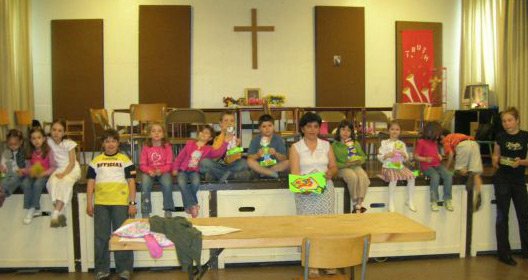 Tinerii români din Canada nu uită de biserică 99797