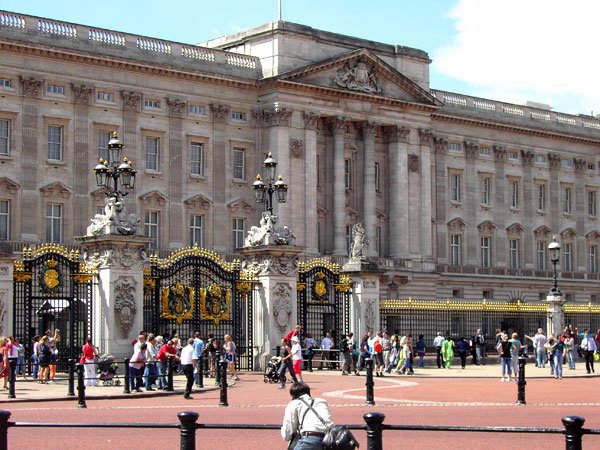 Între turism şi pelerinaj 99887