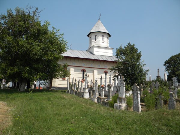 O sută de ani de la zidirea bisericii din Ciocăneşti 99897