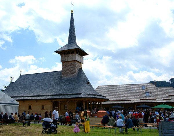 Activităţi religios-culturale şi dialog ecumenic 99914