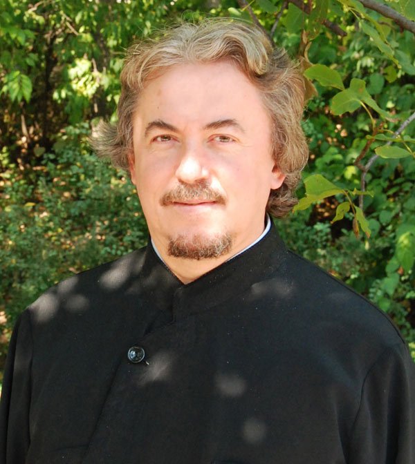 Bisturiul cuvântului şi sabia ucigaşă 99909