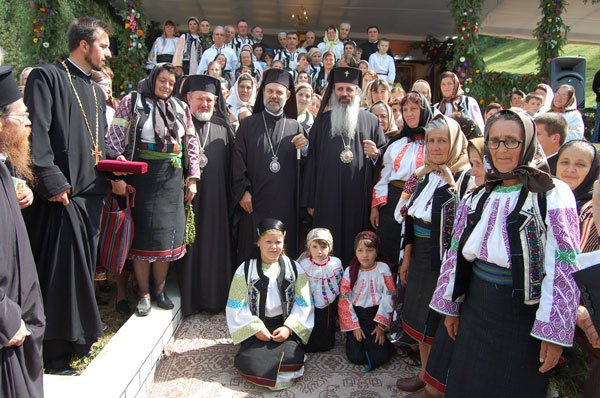 Resfinţirea bisericii parohiale de la Dămuc 99933