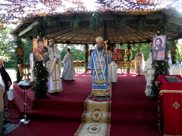 Liturghie arhierească la Mănăstirea Cămărăşasca 99955