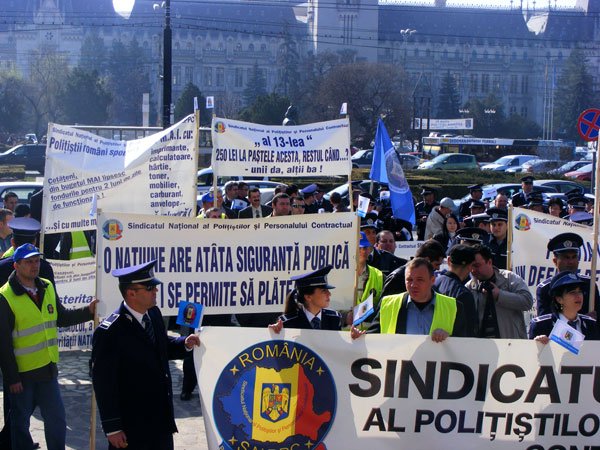 Poliţiştii se pregătesc de proteste 99958