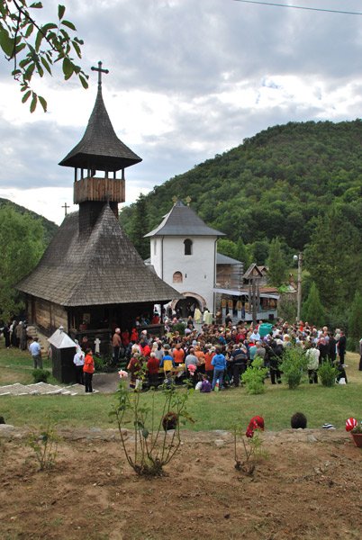 Hramul Mănăstirii Topolniţa din Mehedinţi 99978