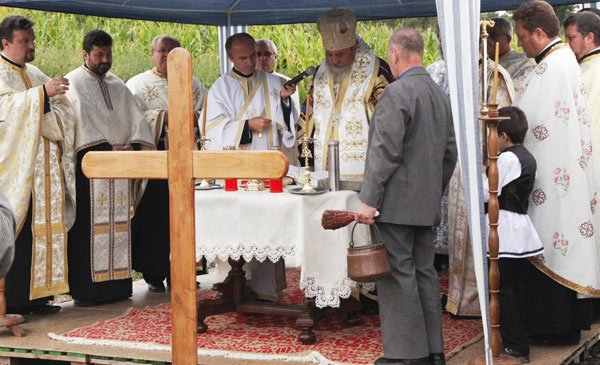 Sfânt lăcaş ridicat cu „mâinile“ lui Hristos 99974