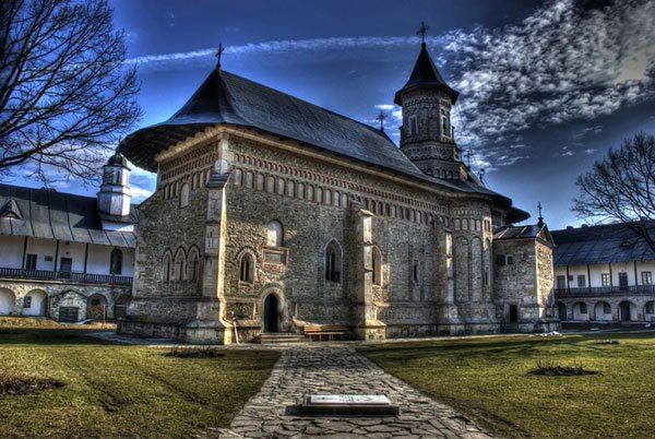 Artistul fierar şi traiul călugăriei 99993