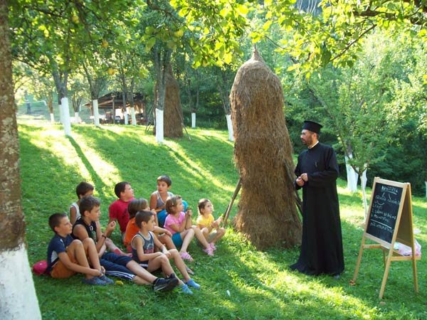 Micii creştini învaţă simbolurile creştine 99996