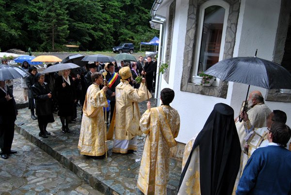 Un nou schit sfinţit în Episcopia Caransebeşului 100021