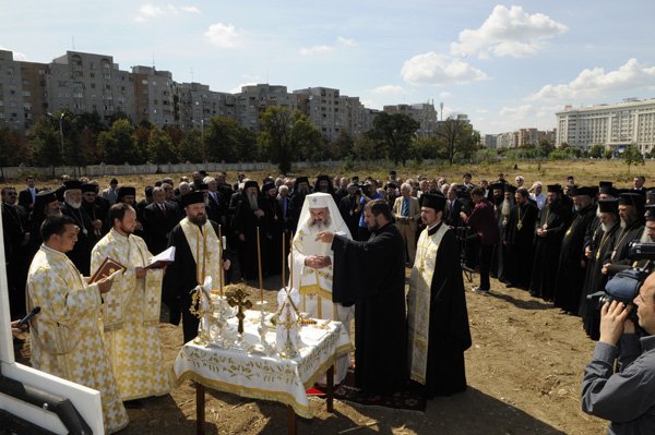 Autorizaţie de construcţie pentru Catedrala Mântuirii 100031