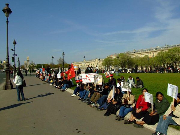 Manifestaţii de susţinere a romilor 100074